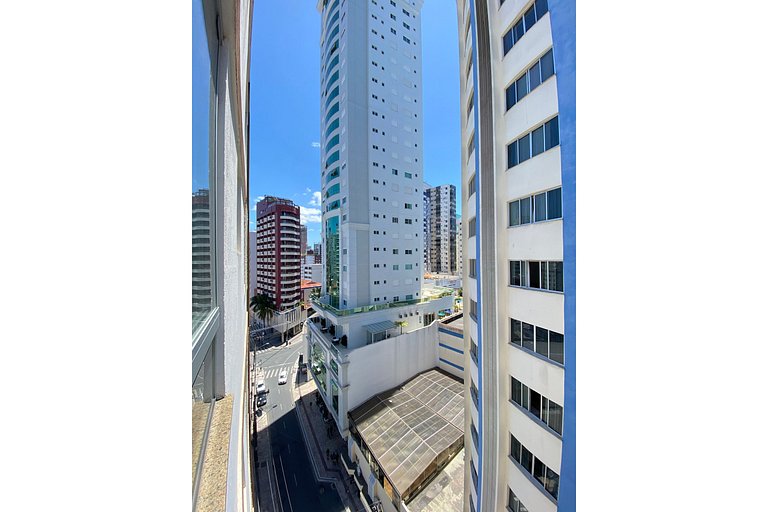 PRN12 - Climatizado, Próx Calçadão, Sacada, 2 Dorm
