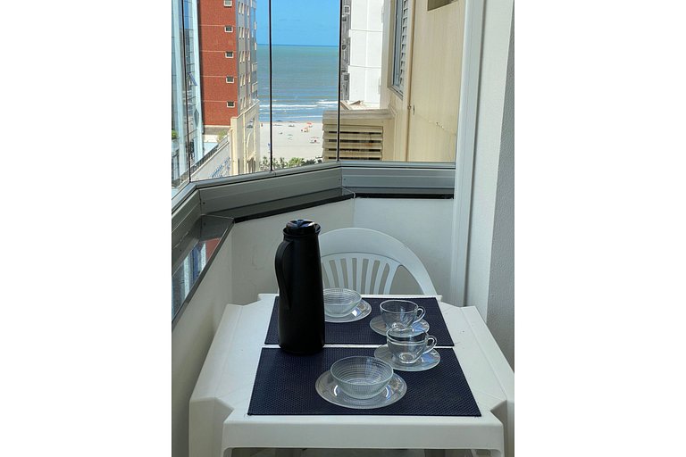 NVR62B - Quadra Mar, Sacada, 2 Dorm, Climatizado
