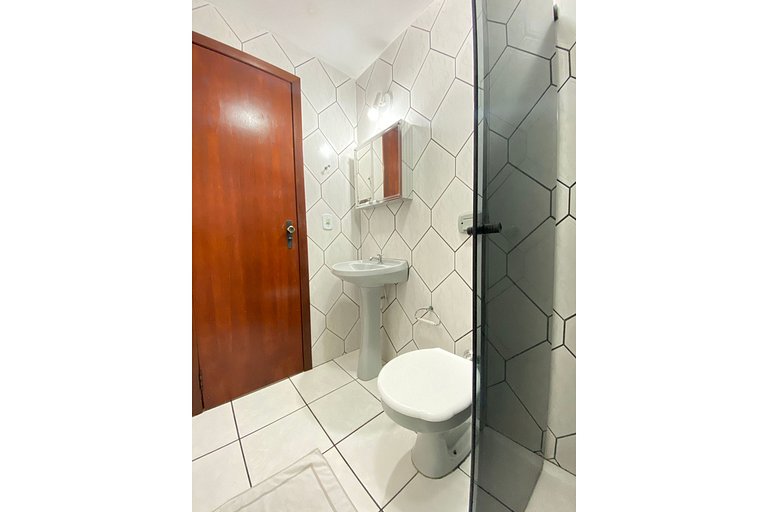 CB54 - Currasqueira, 2 Dorm Climatizados, Garagem