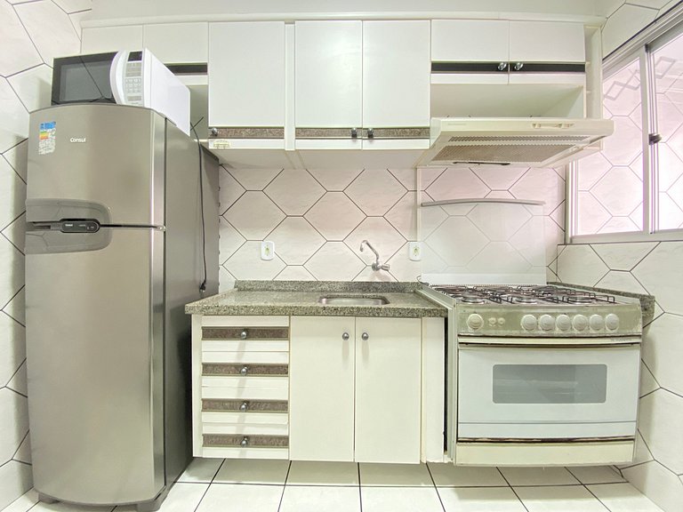 CB54 - Currasqueira, 2 Dorm Climatizados, Garagem