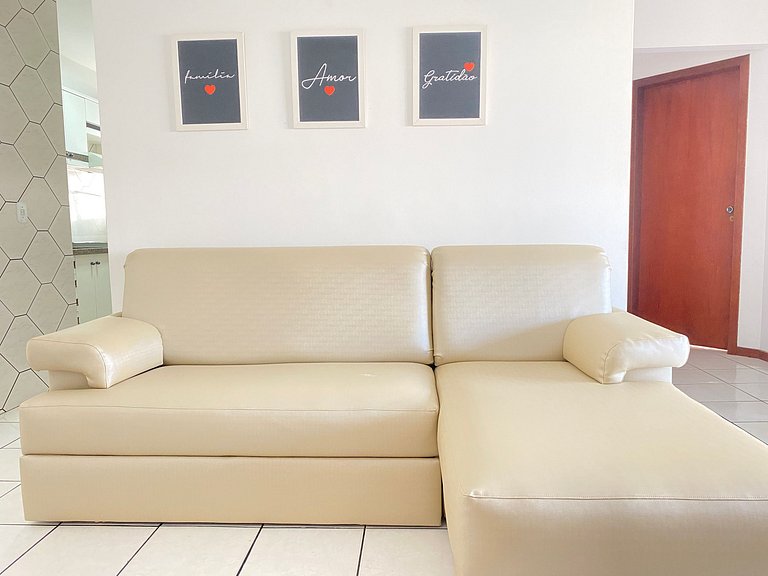 CB54 - Currasqueira, 2 Dorm Climatizados, Garagem