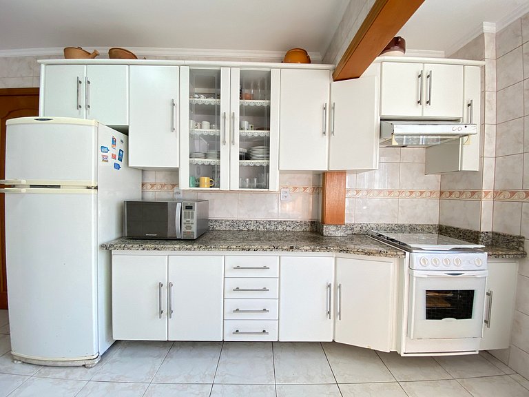 PRG82 - Climatizado, 3 Dorm, Próx Av Brasil, Amplo