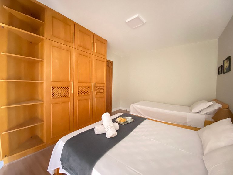 PRG82 - Climatizado, 3 Dorm, Próx Av Brasil, Amplo