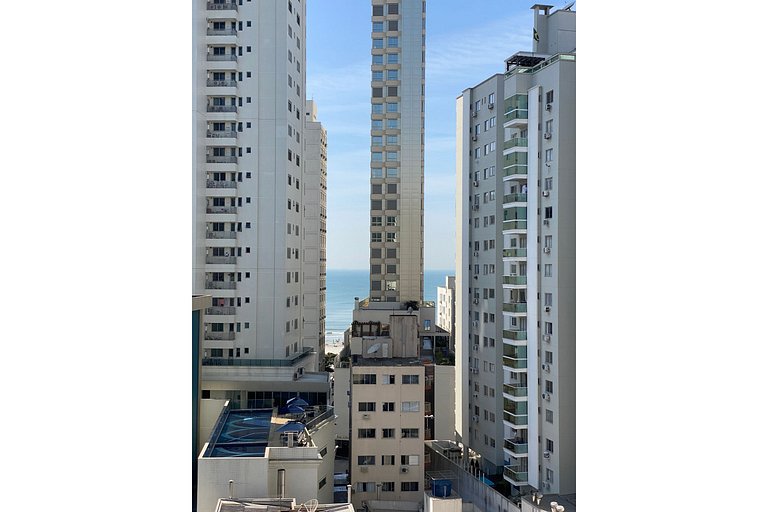 PRG82 - Climatizado, 3 Dorm, Próx Av Brasil, Amplo