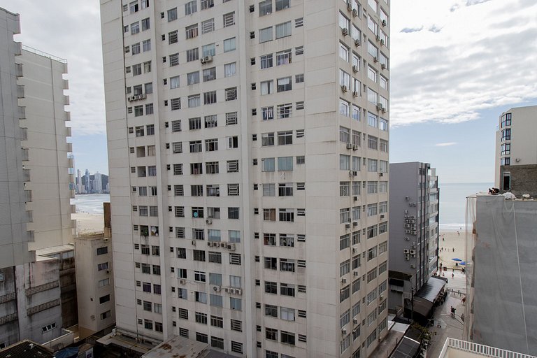 CLR82 - Calçadão, 1 Dorm Climatizado, Garagem
