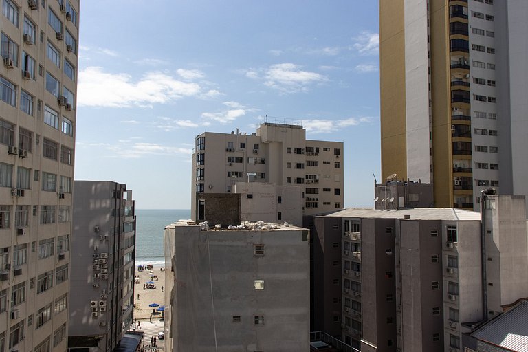 CLR82 - Calçadão, 1 Dorm Climatizado, Garagem