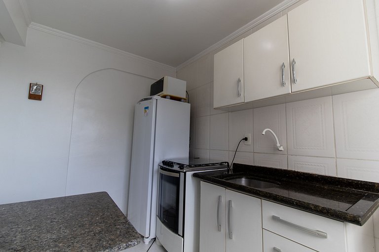CLR84 - Calçadão, Garagem, 1 Dorm Climatizado