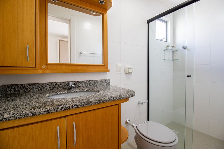 LBT121 - Churrasq, Sacada, Av. Brasil, Climatizado