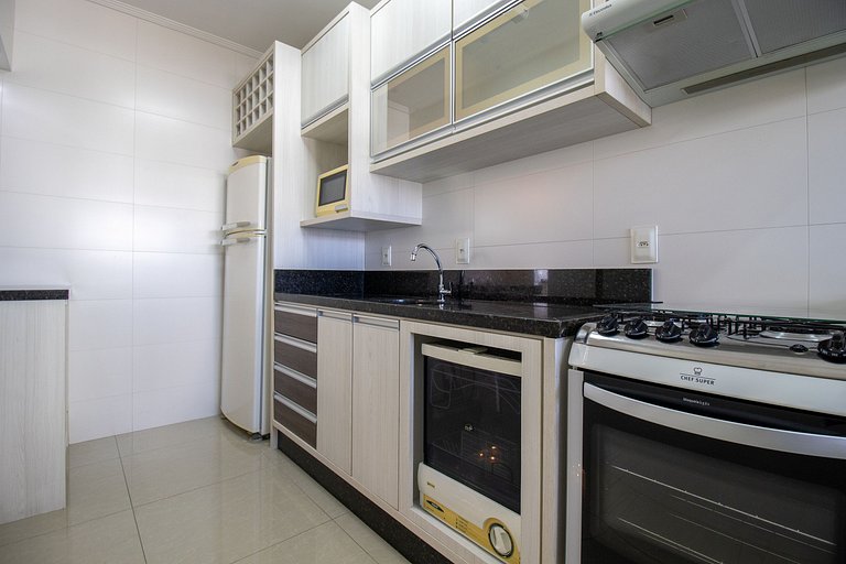 LBT121 - Churrasq, Sacada, Av. Brasil, Climatizado