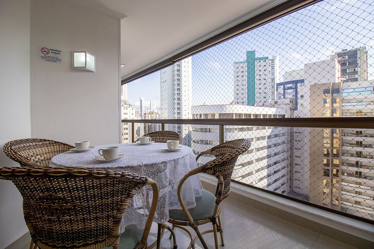 LBT121 - Churrasq, Sacada, Av. Brasil, Climatizado