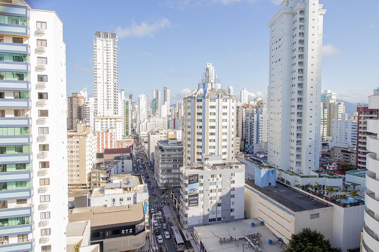 LBT121 - Churrasq, Sacada, Av. Brasil, Climatizado