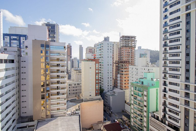 LBT121 - Churrasq, Sacada, Av. Brasil, Climatizado