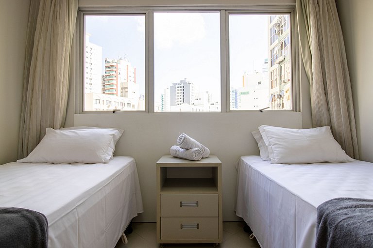 PRG23 - Garagem, 4 Dorm, Próx Shopping Atlântico