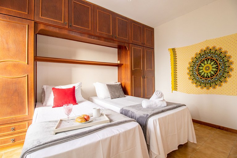 PRG111 - 4 Dorm, Climatizado, Próx a Av. Brasil