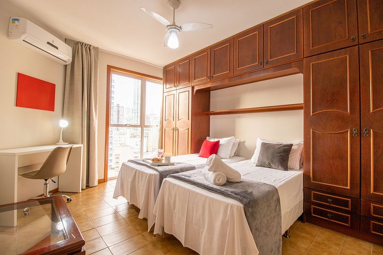 PRG111 - 4 Dorm, Climatizado, Próx a Av. Brasil
