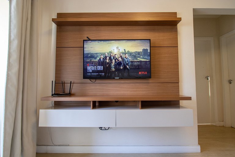 DHE83 - Climatizado, Próx ao Calçadão, TV Smart