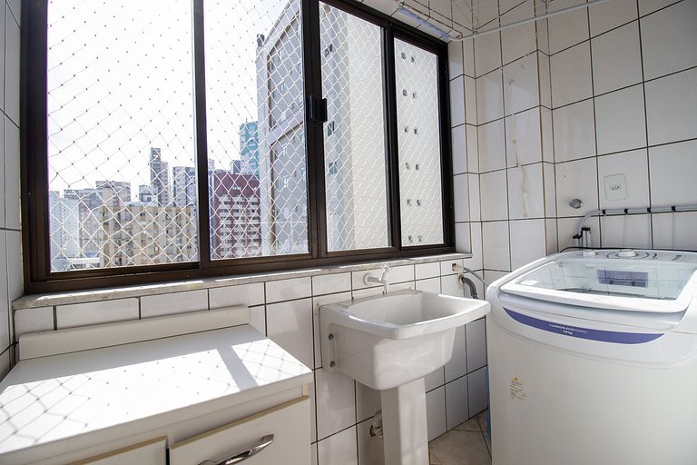 DHE83 - Climatizado, Próx ao Calçadão, TV Smart