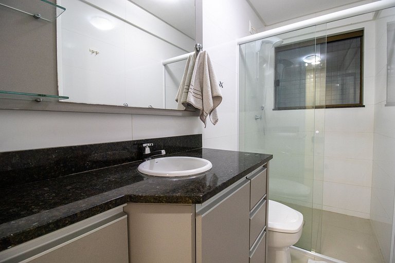 MAU11 - Av. Brasil, Churrasq, 3 Dorm, Climatizado