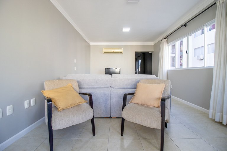 SAT132 - 2 Dorm, Churrasq, 2 Garagens, Wi-Fi