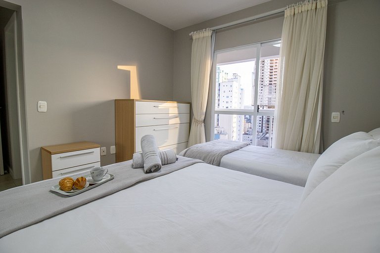 SAT132 - 2 Dorm, Churrasq, 2 Garagens, Wi-Fi