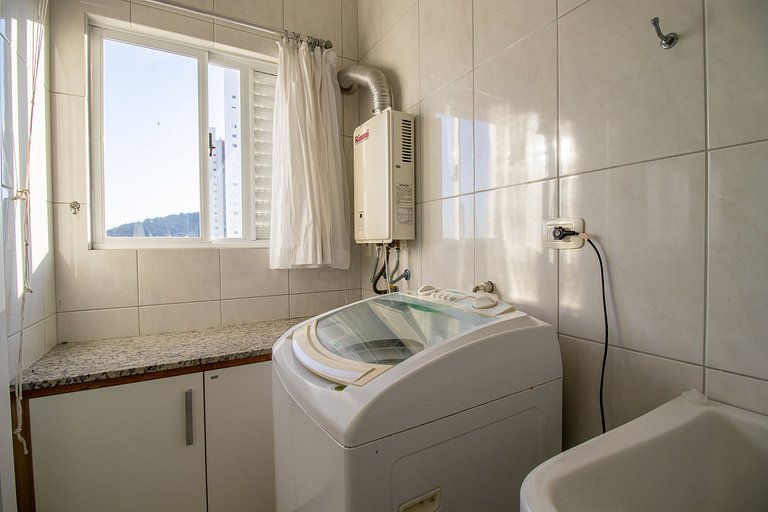 SAT132 - 2 Dorm, Churrasq, 2 Garagens, Wi-Fi
