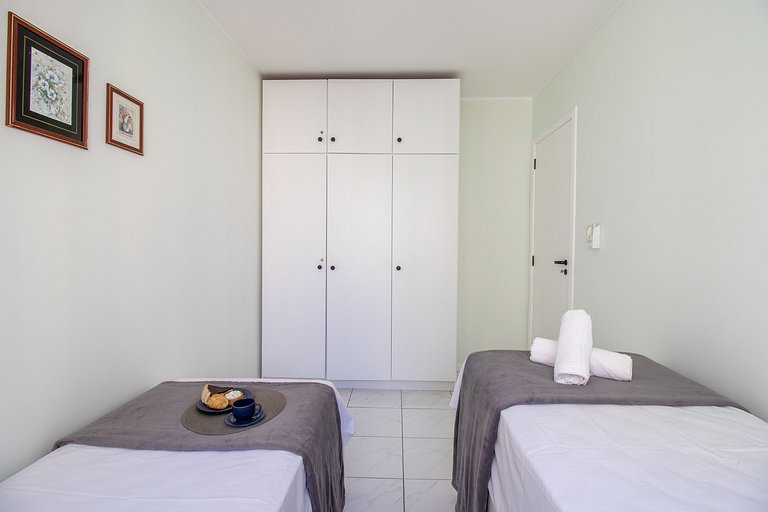 MRF74 - Churrasqueira, Quadra Mar, Garagem, 2 Dorm