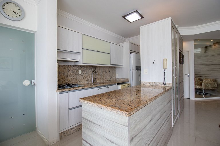 CHD141 - Churrasq, 3 Dorm, Climatizado, 2 Garagens