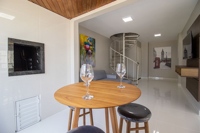 CB62 - Duplex, 4 Dorm Climatizados, Churrasqueira