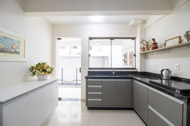 MAU11 - Av. Brasil, Churrasq, 3 Dorm, Climatizado