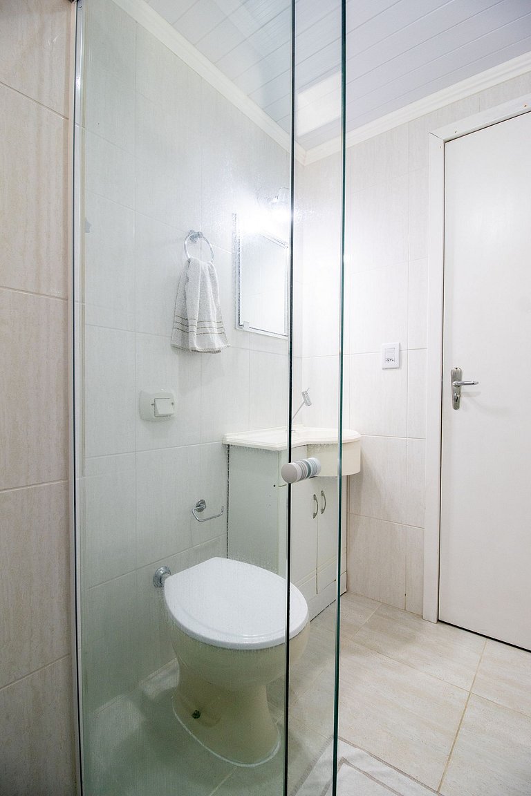 NVR82B - Sacada, Quadra Mar, 2 Dorm Climatizados