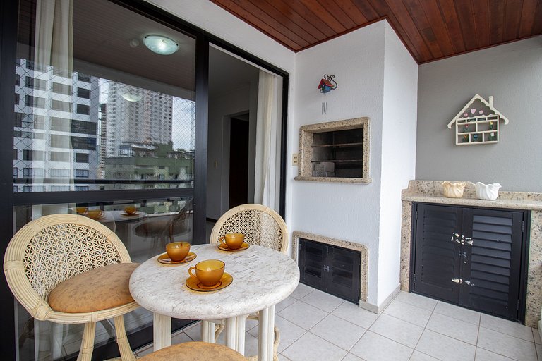 ISO86B - Sacada com Churrasq, 2 Dorm, Climatizado