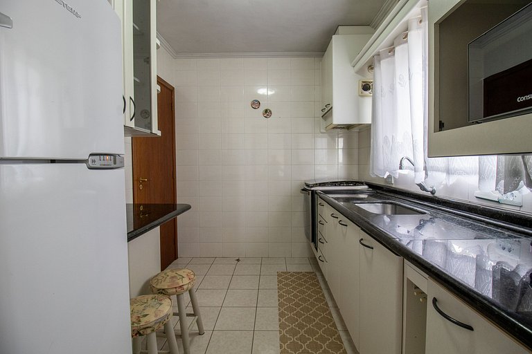 ISO86B - Sacada com Churrasq, 2 Dorm, Climatizado