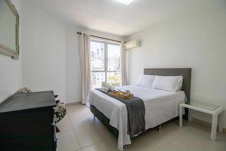 PRG31 - 4 DR, Próx ao Shopping Atlântico, Garagem