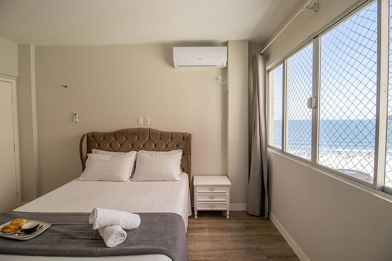 APO816 - Av. Atlântica, Vista Praia, Aconchegante
