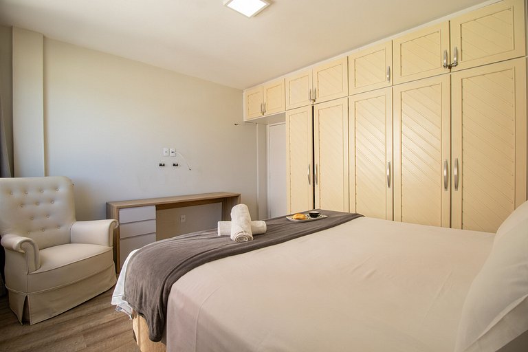 APO816 - Av. Atlântica, Vista Praia, Aconchegante