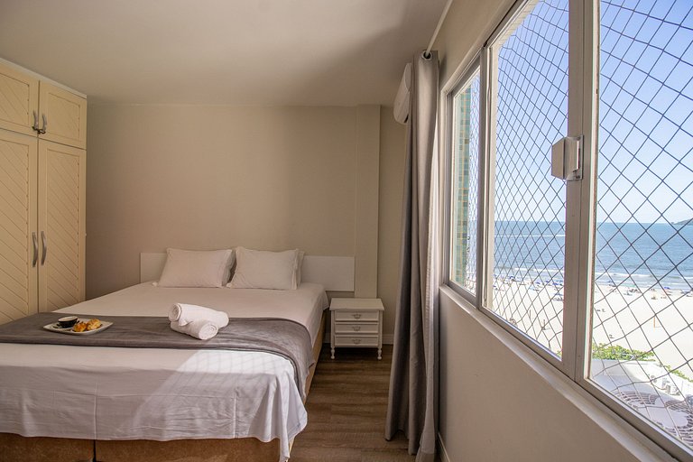 APO816 - Av. Atlântica, Vista Praia, Aconchegante