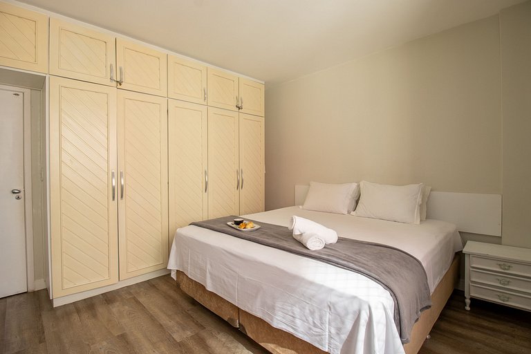APO816 - Av. Atlântica, Vista Praia, Aconchegante