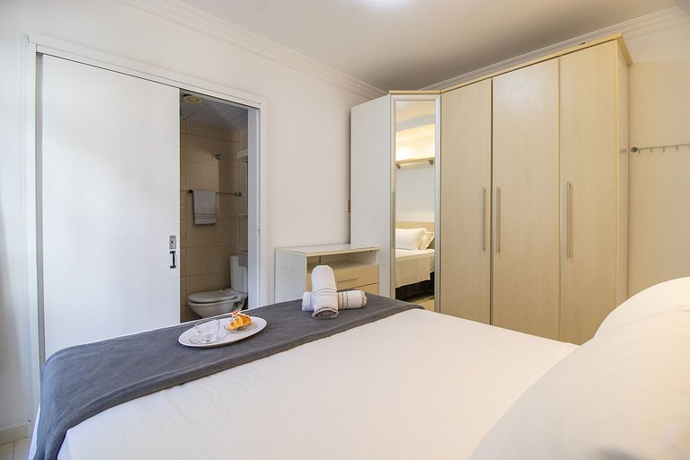 APU14 - 4 Dorm, Climatizado, Esq. Av. Atlântica