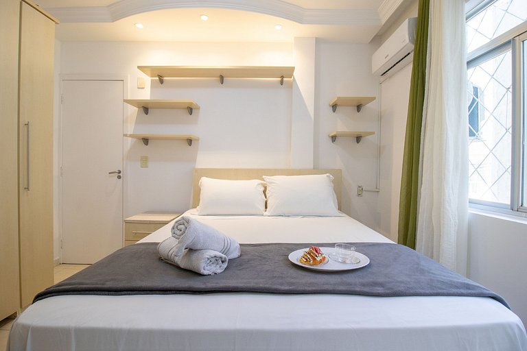 APU14 - 4 Dorm, Climatizado, Esq. Av. Atlântica