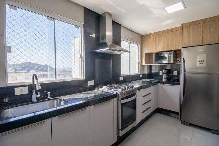 CNC72 - Av Atlântica, Climatizado, 3 Dorm