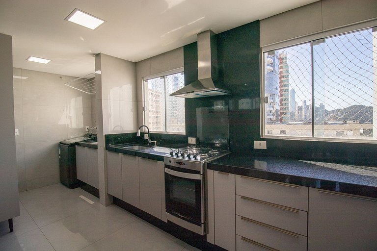 CNC72 - Av Atlântica, Climatizado, 3 Dorm
