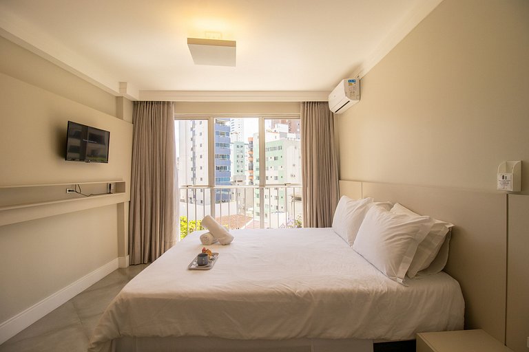 PRG21 - 4 Dorm, Lindo Espaço, Climatizado, Garagem