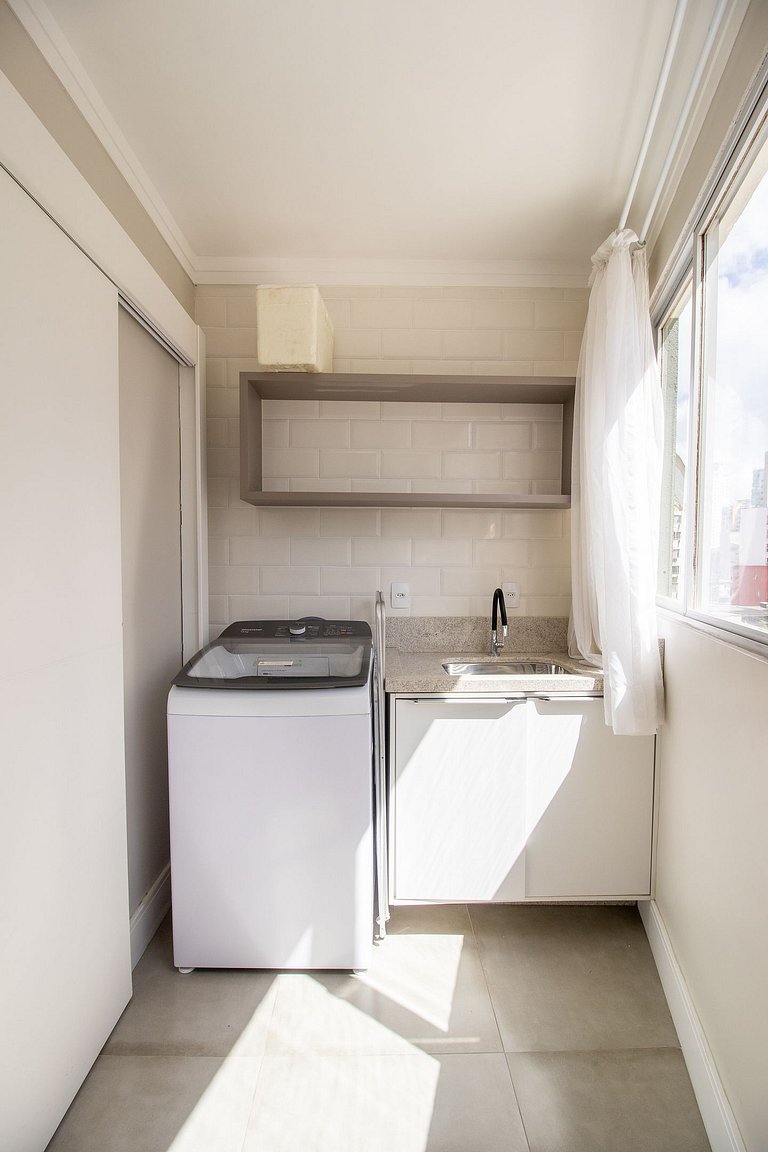 PRG21 - 4 Dorm, Lindo Espaço, Climatizado, Garagem