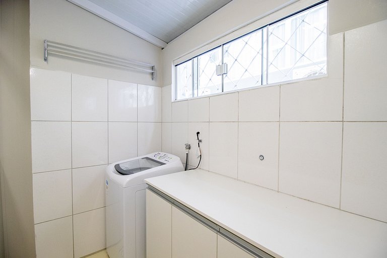 JOA23 - 1 Dorm, Climatizado, Garagem, TV Smart