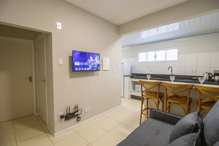 JOA23 - 1 Dorm, Climatizado, Garagem, TV Smart