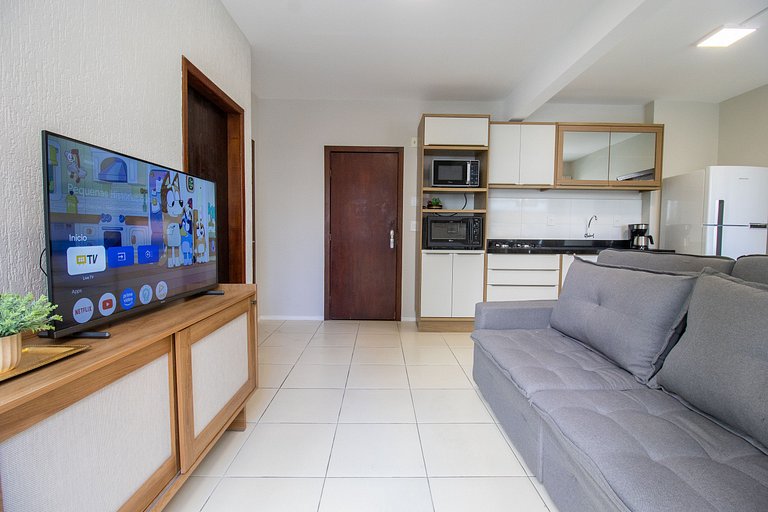 JOA31 - 2 Dorm Climatizados, Garagem, TV Smart