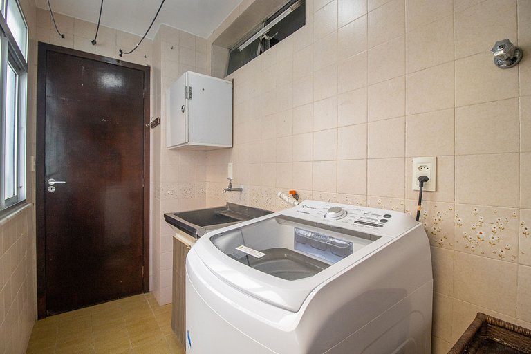 EUG61 - 3Dorm, Quadra Mar, Climatizado, 2 Garagem