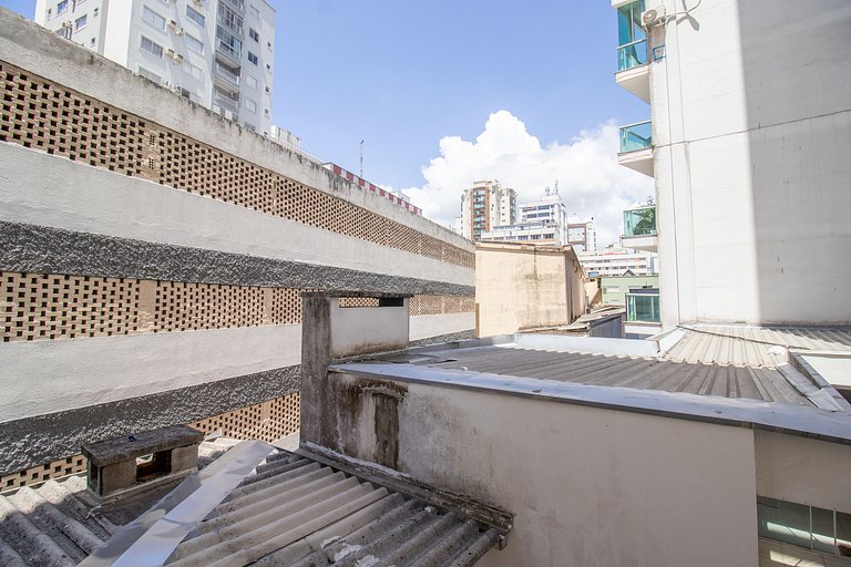 CLR23 -Calçadão, 1Dorm Climatizado, Wi-Fi, Garagem