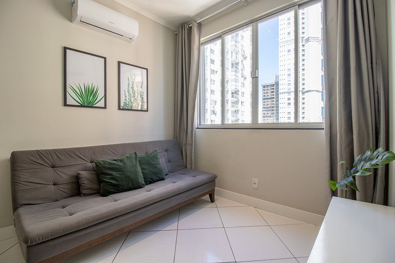 POS73B - Climatizado, TV Smart, Próx Av. Brasil
