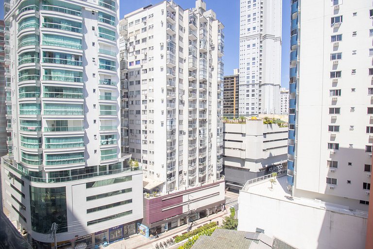 POS73B - Climatizado, TV Smart, Próx Av. Brasil